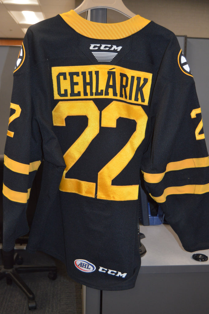  Is this the new Bruins third jersey for 2019-20?